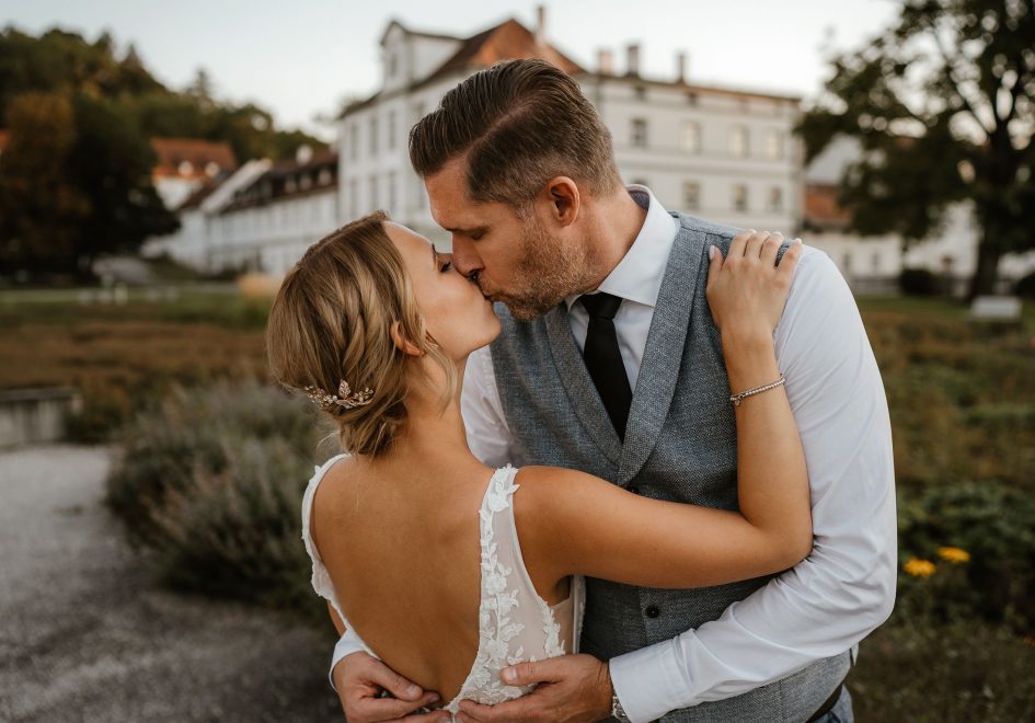 Hochzeitsfoto Brautpaar Ingolstadt Brautkleid Real Bride